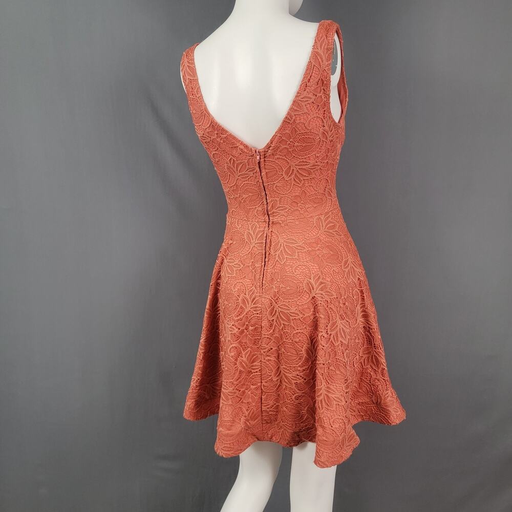 B Darlin Dress Women’s 5/6 Lace V Neck Fit Flare Skater Coral Wedding Guest - Picture 4 of 9